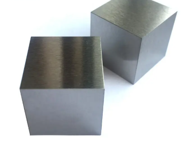 عندما تكون التكنولوجيا المتطورة بين يديك حرفيًا: الكشف عن القدرات القوية وراء 'مكعب التنغستن' الفيروسي