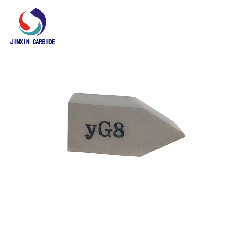 YG8 C122 إدراجات ملحومة من كربيد التنجستن لإنهاء عملية تحويل الفولاذ