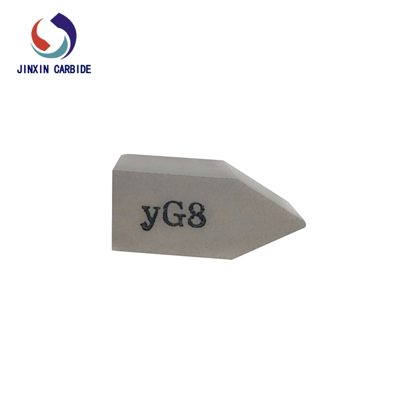 YG8 C122 إدراجات ملحومة من كربيد التنجستن لإنهاء عملية تحويل الفولاذ
