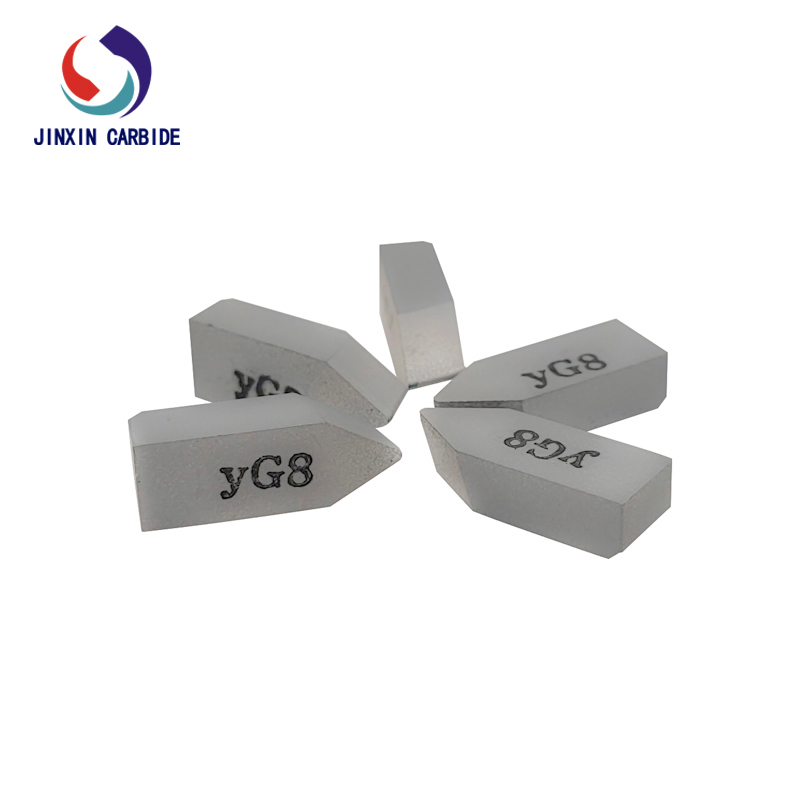 YG8 C116 إدراجات ملحومة من كربيد التنجستن للمخارط CNC والتقليدية