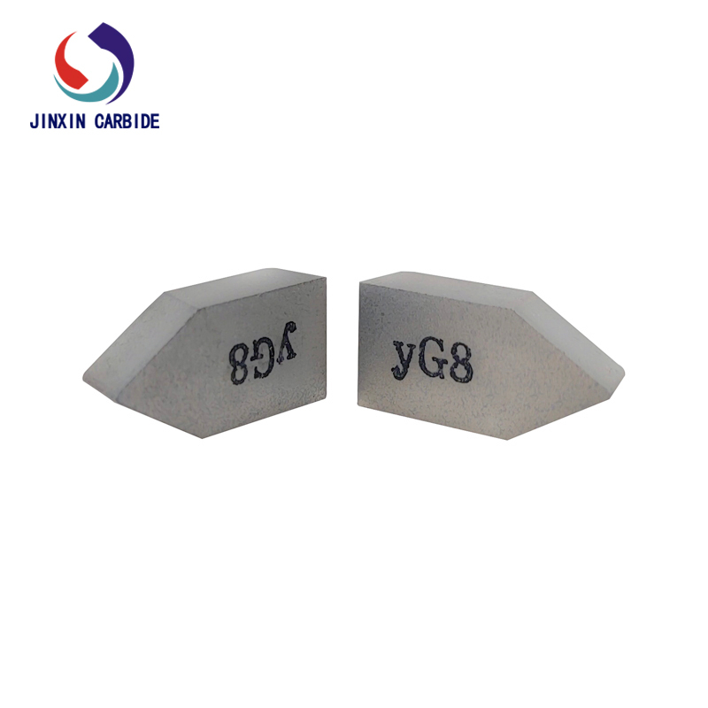 YG8 C122 إدراجات ملحومة من كربيد التنجستن لإنهاء عملية تحويل الفولاذ