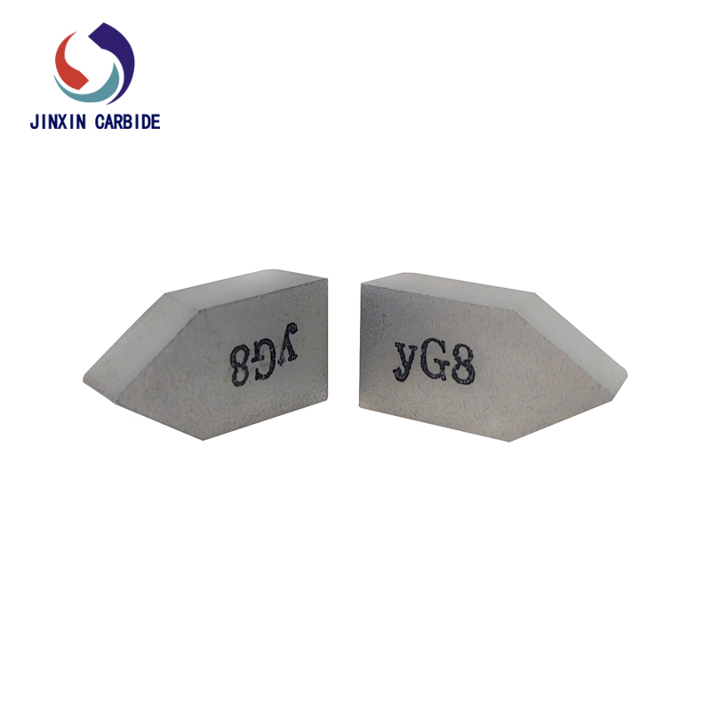 YG8 C122 إدراجات ملحومة من كربيد التنجستن لإنهاء عملية تحويل الفولاذ
