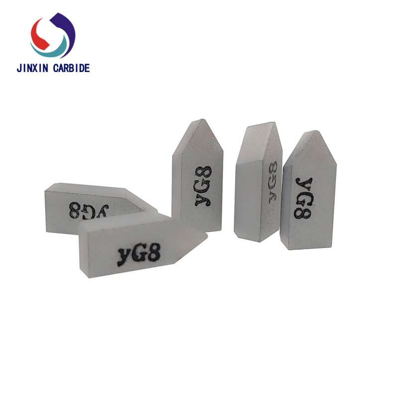 YG8 C116 إدراجات ملحومة من كربيد التنجستن للمخارط CNC والتقليدية